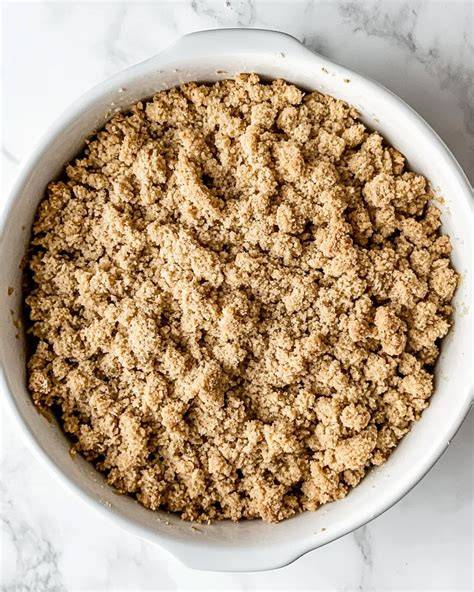 Tortenfinish: Nougat-Sahne-Tuffs, Streusel, Kakao-Dekor
