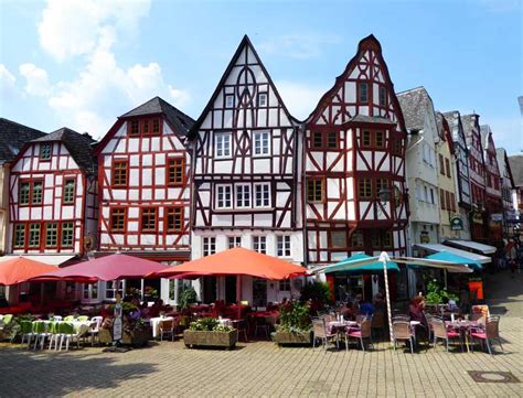 Tortenmannufaktur in Limburg an der Lahn, traditionelles Café in der Altstadt