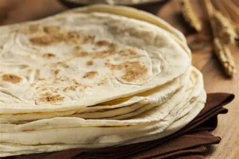 Tortillas aus Mais- und Weizenmehl