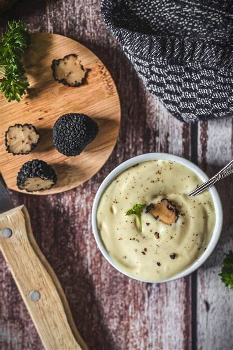 Trüffel Mayonnaise als Dip zu Pommes