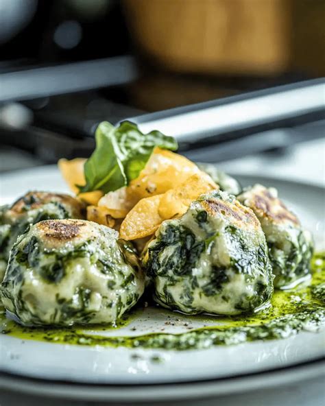 Trüffelkäse-Moussaka als Hauptgericht
