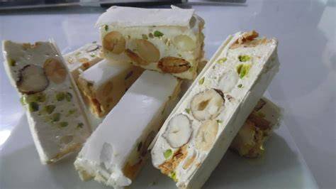 Traditionell servierter türkischer Nougat