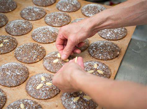 Traditionelle Herstellung von Elisenlebkuchen
