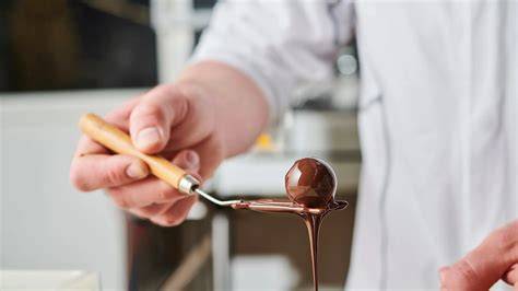 Traditionelle Pralinenherstellung bei Sawade in Berlin