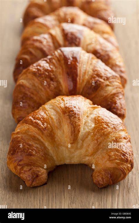 Traditionelle französische Bäckerei und Croissants