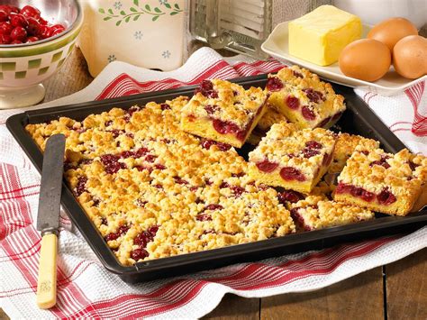 Traditioneller Obst-Blechkuchen nach Omas Rezept