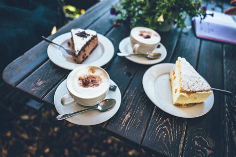 Traditioneller Sonntagskaffee mit Kuchen
