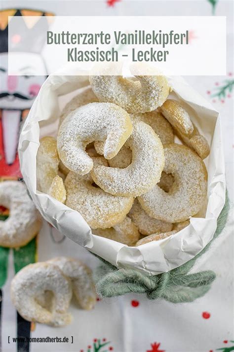 Traditionelles Weihnachtsgebäck: Vanillekipferl, Lebkuchen, Pfeffernüsse