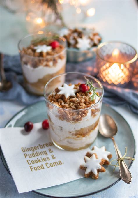 Traditionelles norwegisches Weihnachtsdessert auf dem Tisch