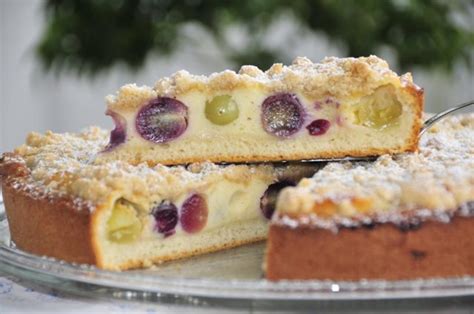 Traubenkuchen mit knusprigen Streuseln