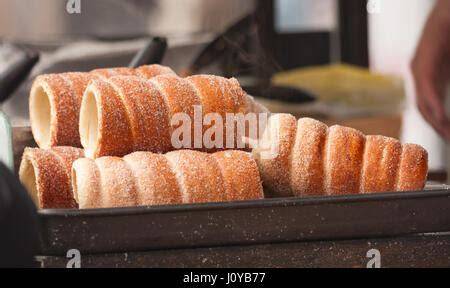 Trdelník auf dem Prager Weihnachtsmarkt, Nahaufnahme