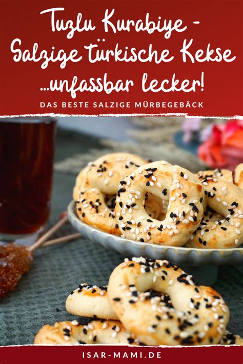 Tuzlu Kurabiye Kringel - goldbraun, mit Sesam, auf Backblech