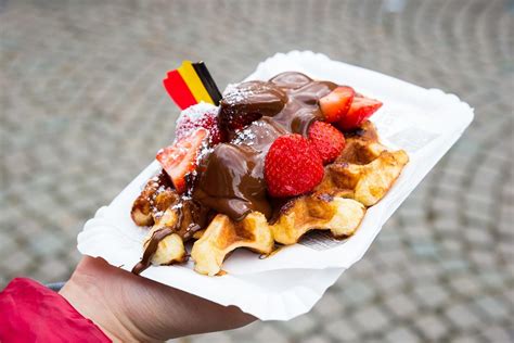 Typische belgische Waffel-Toppings, illustrative Übersicht