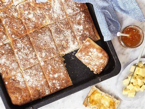 Ulmer Brot vom Blech: Glasierte Quadrate mit Nüssen