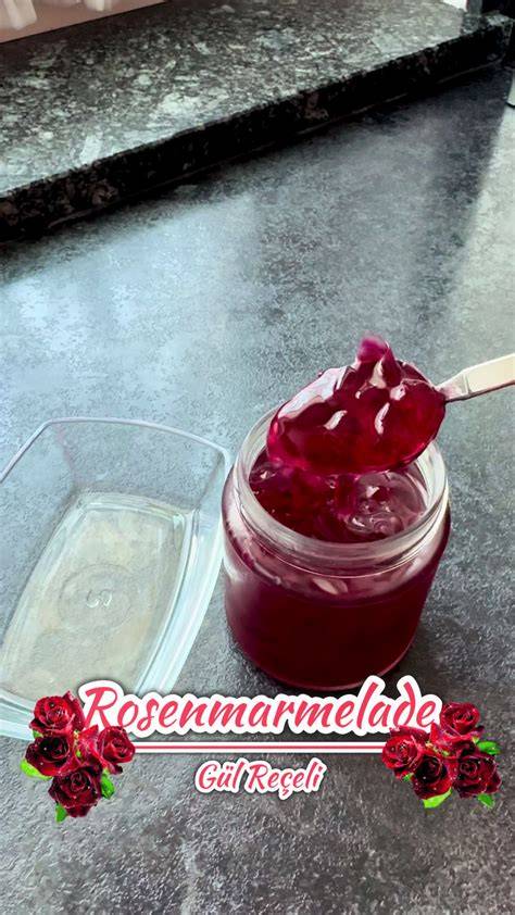 Unterschiedliche Farben von Rosenmarmelade im Glas
