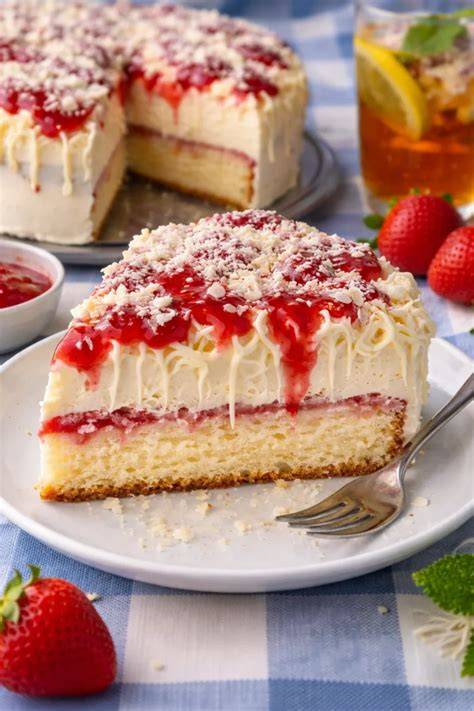 Vanillecreme auf Torte, Anschnitt