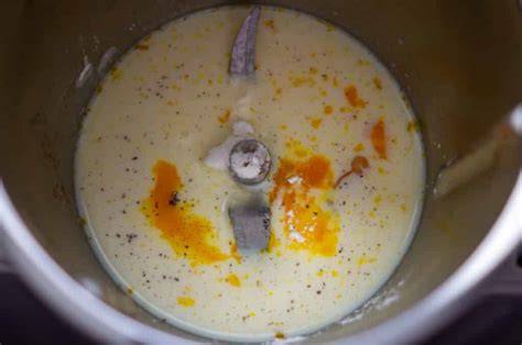 Vanilleeis-Basis: Vanilleschote, Milch, Sahne, Eigelb; Prozessgrafik der Creme-Angabe