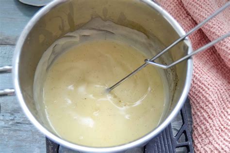 Vanillepudding kochen im Topf