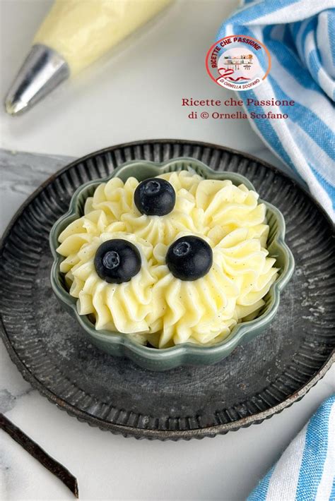 Vanillepuddingcreme in der Schüssel