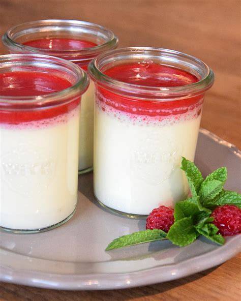 Vanilleschote und Sahne
