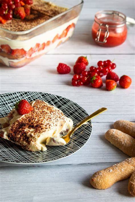 Variante: Tiramisu-Style mit Biskotten und Ananascreme