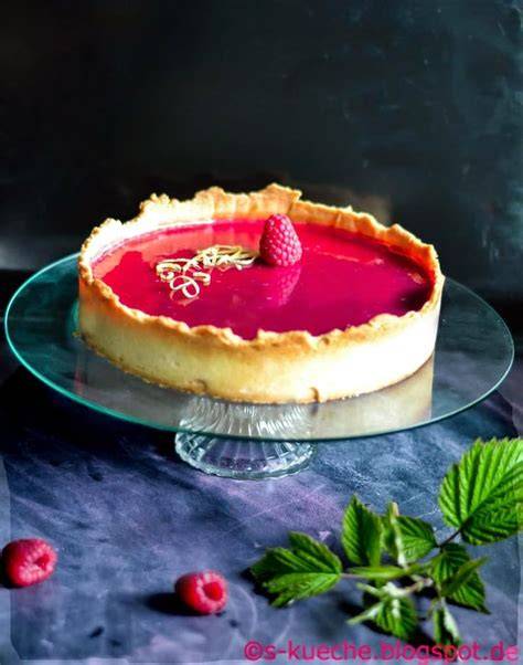Varianten: Cheesecake mit Himbeerspiegel und Schokosauce