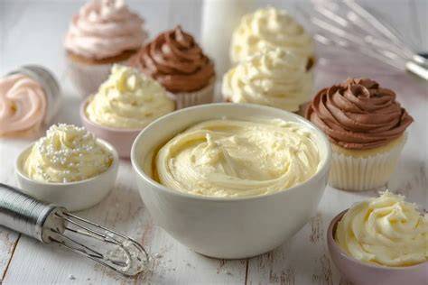 Varianten von Buttercreme und kreative Dessertbeispiele
