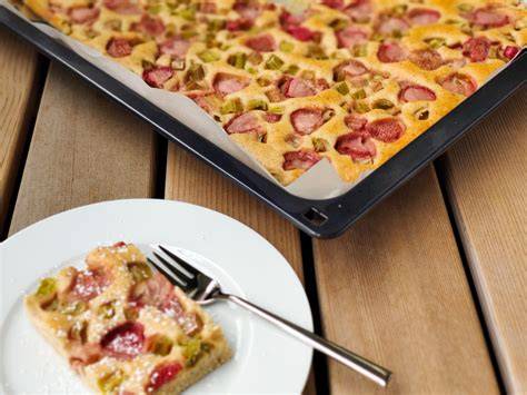 Varianten-Vorschau: Blechkuchen mit Rhabarber, Erdbeeren und Apfel