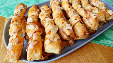Variantenvergleich: Rollen, Knoten und Stangen aus Blätterteig mit Marzipan