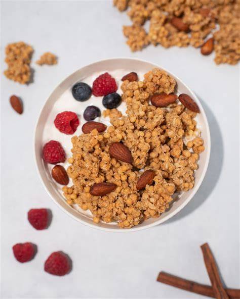 Variantenvorschläge: Granola, Pistazien und Biscoff als Topping