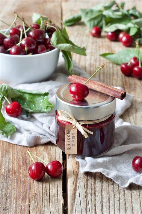 Variation: Kirschmarmelade mit Vanille und Amaretto