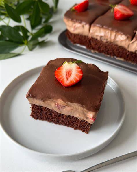 Variation mit frischen Erdbeeren und Schokoladenganache
