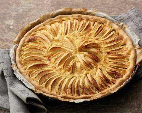 Variationen: Apfelwähe mit Walnüssen, Rosinen und Vanillepudding