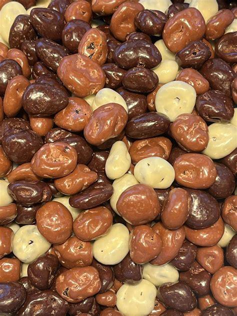 Variationen: Nüsse, Rosinen, Schokotropfen