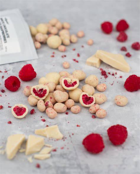 Variationen: Nüsse, weiße Schokolade, Himbeeren
