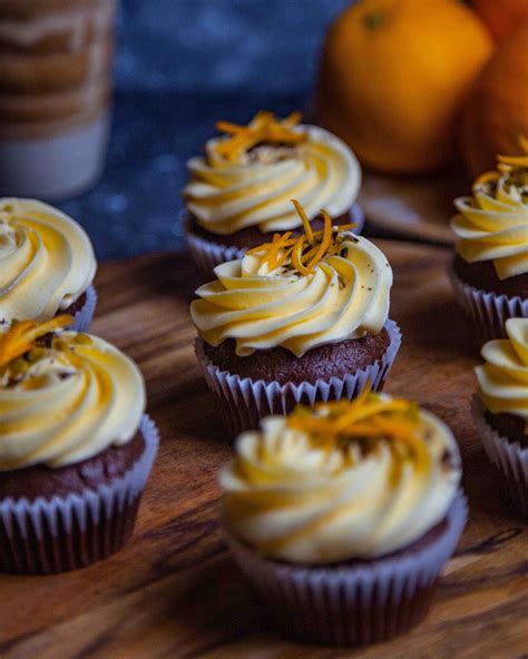 Variationen: Schoko-, Kaffee- und Orangenbuttercreme