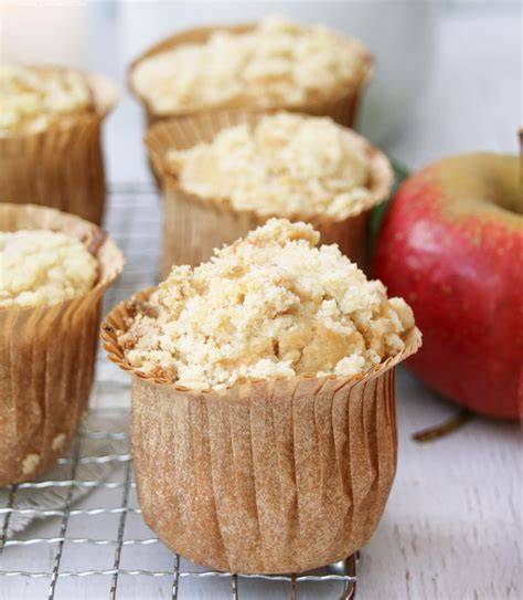 Vegane Apfel Streusel Muffins frisch aus dem Ofen