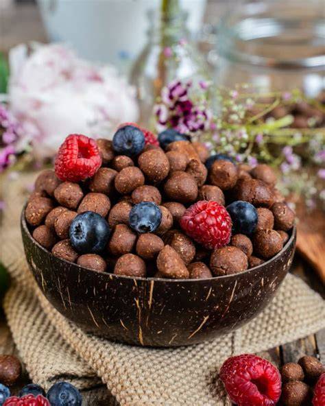 Vegane Hafer-Schoko-Kugeln als gesunde Cerealien
