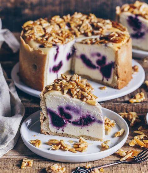 Vegane Kirschschicht als Topping auf Käsekuchen