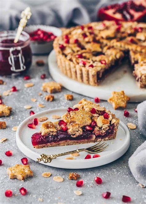 Vegane Linzer Torte mit Chia-Marmelade und Herzen