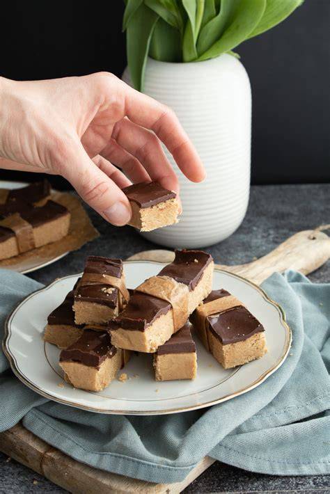 Vegane Low Carb Schoko-Osterhasen mit Kokosöl