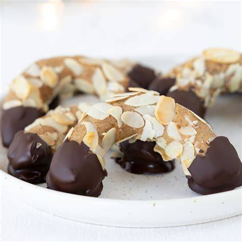 Vegane Mandelhörnchen mit Schokolade
