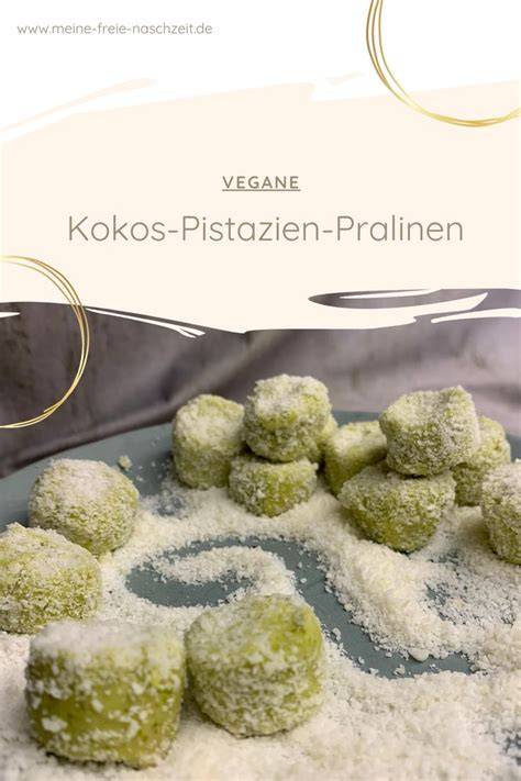 Vegane Pralinen mit Kakaopulver und Pistazien umhüllt