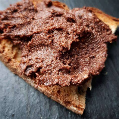 Vegane Schoko-Nuss-Creme als Brotaufstrich