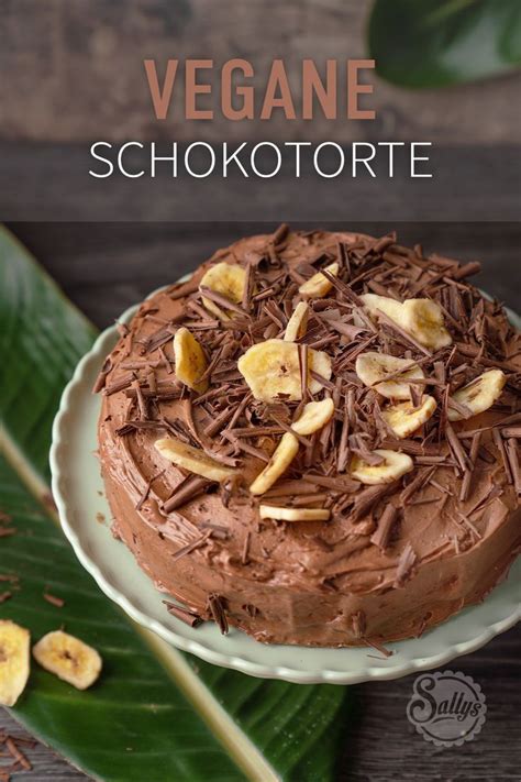 Vegane Schokoladentorte mit Marzipandekoration