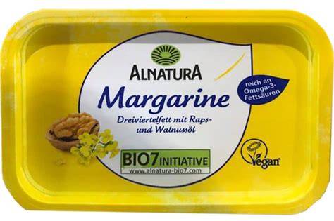 Vegane Zutaten: Margarine und pflanzliche Milch