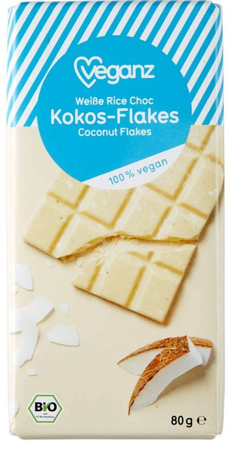 Vegane weiße Schokolade in Herzform im Kühlschrank