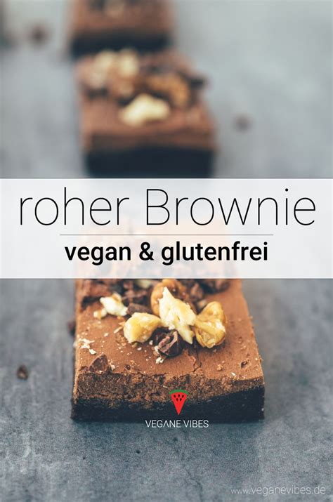 Veganer Brownie mit Nussglasur