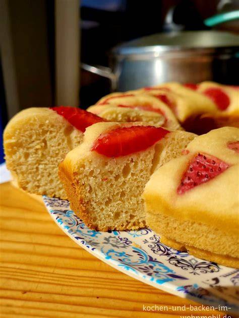 Veganer Rührkuchen frisch aus dem Ofen