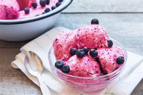 Veganes Beeren-Eis mit Kokosjoghurt im Thermomix